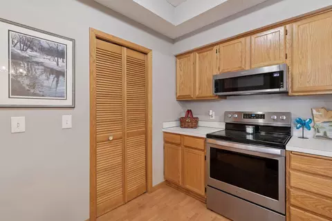 Kitchen - 1901 N Ruby Ct #55, Eagan, MN 55122 photo 7 of 7