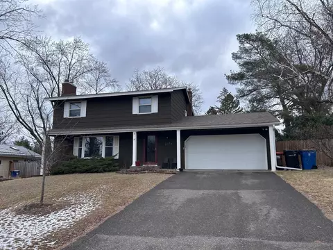 2976 Furness St, Maplewood, MN 55109