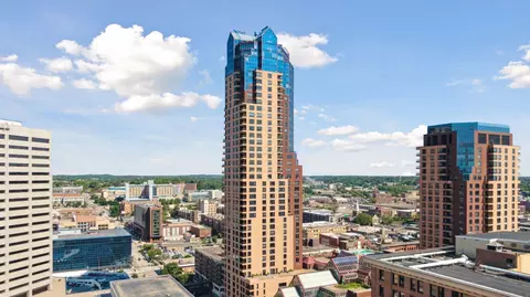168 6th St E #4004, Saint Paul, MN 55101