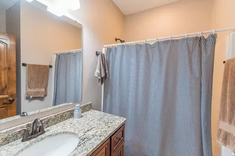 Bath - 3685 Sanctuary Ct, Brainerd, MN 56401 photo 3 of 3