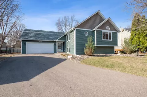 1009 April Pl, Burnsville, MN 55306