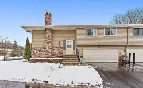 1656 Hickory Ln, Eagan, MN 55122