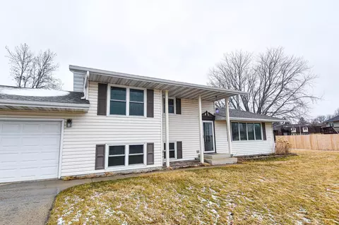 1003 Greenwood St E, Thief River Falls, MN 56701