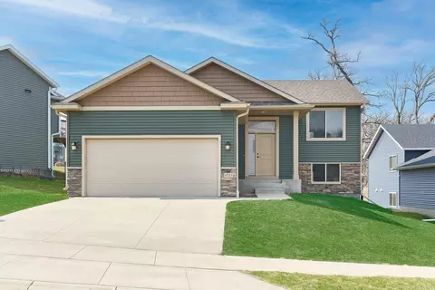 6735 Gaillardia Dr NW, Rochester, MN 55901