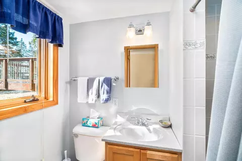 Bath - 4114 Pitt St, Duluth, MN 55804 photo 3 of 4
