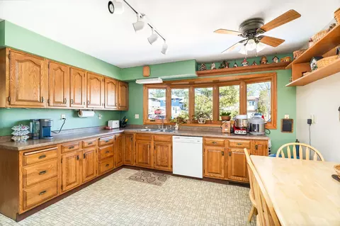 Kitchen - 4114 Pitt St, Duluth, MN 55804 photo 1 of 7