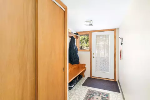 Entry Way - 4114 Pitt St, Duluth, MN 55804 photo 3 of 4