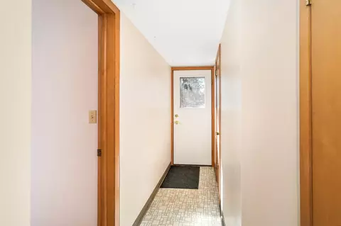 Entry Way - 4114 Pitt St, Duluth, MN 55804 photo 1 of 4