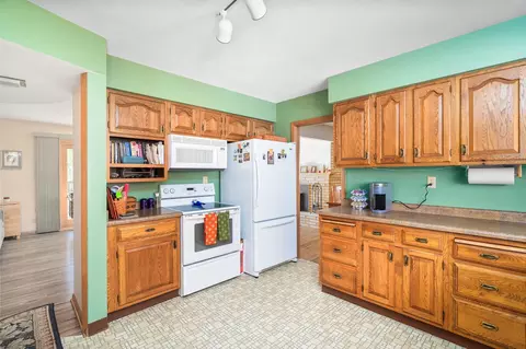Kitchen - 4114 Pitt St, Duluth, MN 55804 photo 5 of 7