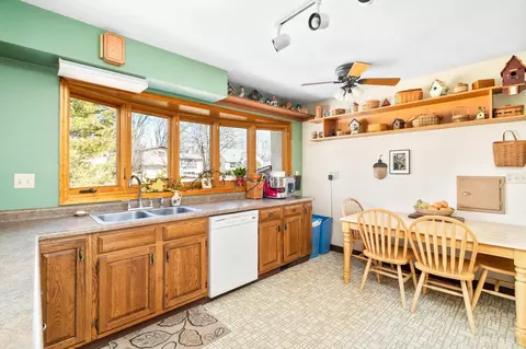 Kitchen - 4114 Pitt St, Duluth, MN 55804 photo 4 of 7