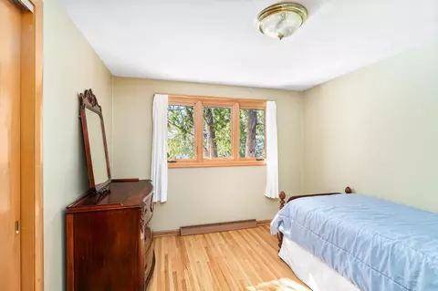 Bedroom - 4114 Pitt St, Duluth, MN 55804 photo 4 of 11