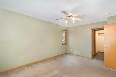 Bedroom - 904 N 4th St, Saint Peter, MN 56082 photo 2 of 5