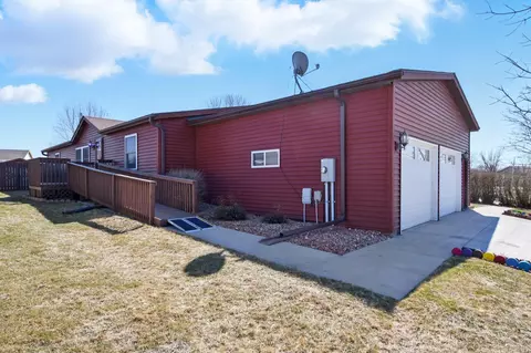 6218 Jonathan Dr NW, Rochester, MN 55901