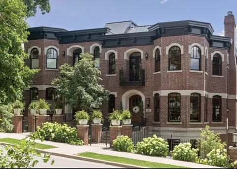 540 Rice St E, Wayzata, MN 55391