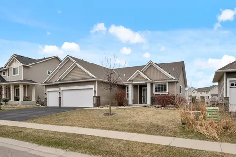 18199 Icon Ct, Lakeville, MN 55044