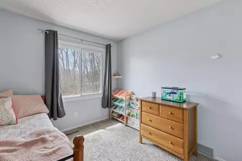 3872 Dolomite Dr, Eagan, MN 55122 photo 11