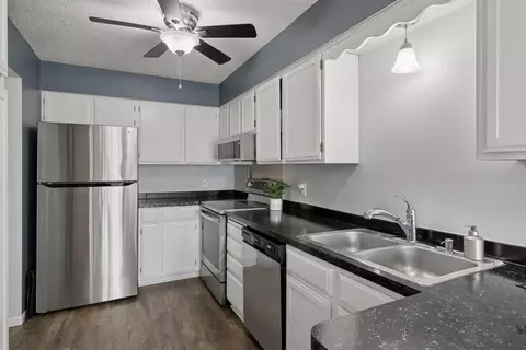 3872 Dolomite Dr, Eagan, MN 55122 photo 8