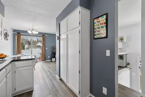 3872 Dolomite Dr, Eagan, MN 55122 photo 10