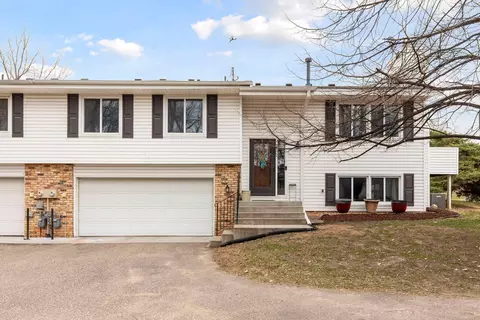 3872 Dolomite Dr, Eagan, MN 55122