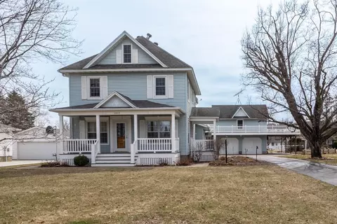 1017 W Lyon Ave, Lake City, MN 55041