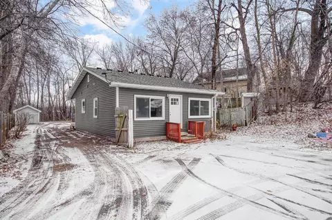 710 Woodland Dr, Forest Lake, MN 55025