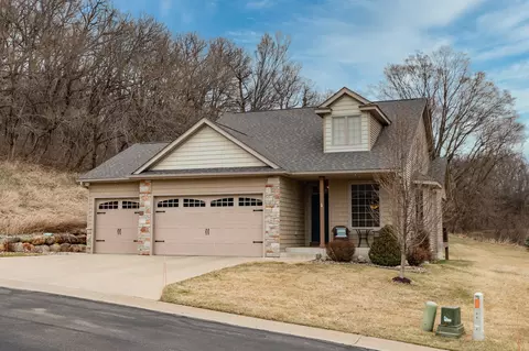 2182 Granite Cir NW, Rochester, MN 55901