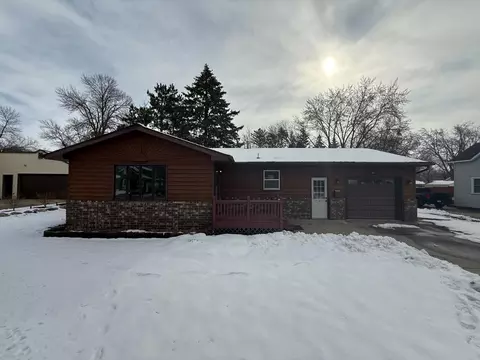 613 S Litchfield Ave, Litchfield, MN 55355