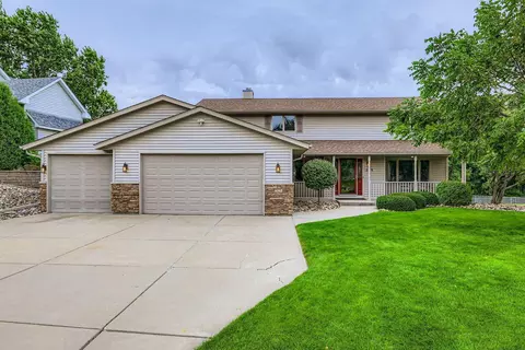 325 Crestview Dr, Hastings, MN 55033