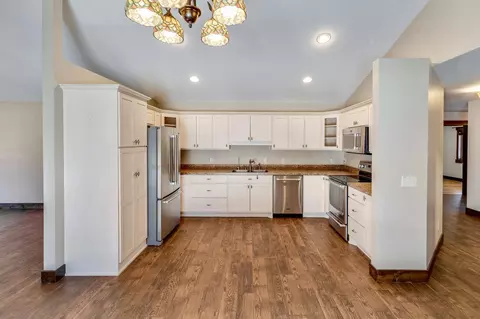 Kitchen - 14729 Springwood Dr, Baxter, MN 56425 photo 2 of 2