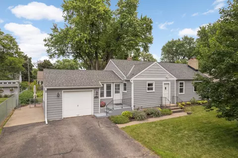 1925 Edgewater Ave, Arden Hills, MN 55112