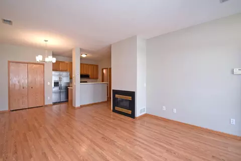 3675 Vermilion Ct N #905, Eagan, MN 55122