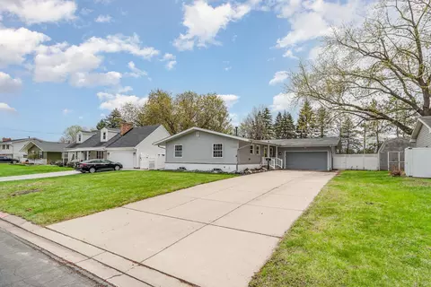 7925 38 12 Ave N, New Hope, MN 55427
