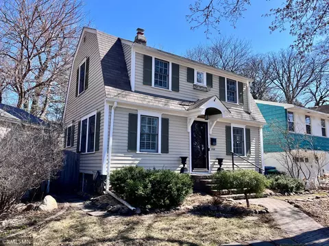1519 E River Ter, Minneapolis, MN 55414