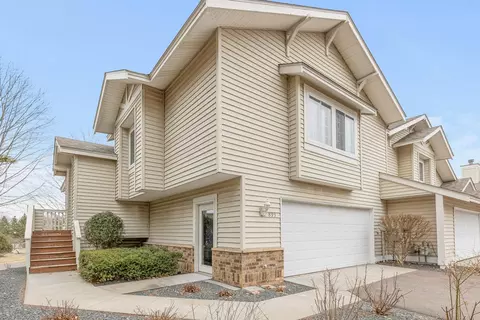 893 Ivy Ln, Eagan, MN 55123