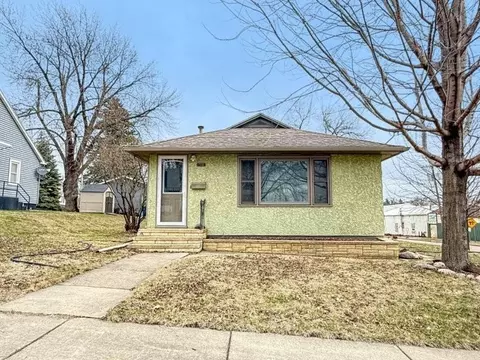700 N Main St, Fairmont, MN 56031