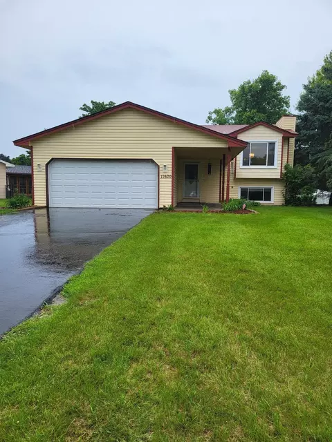 11620 Oregon Ave N, Champlin, MN 55316