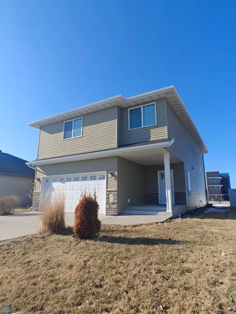 4859 34th Ave S, Fargo, ND 58104