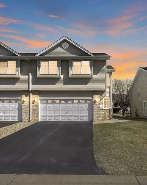 4925 132nd Way N, Hugo, MN 55038