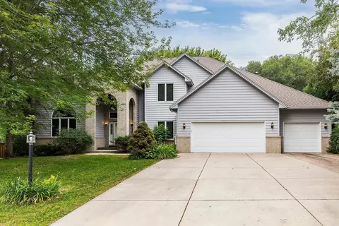7204 Heatherton Cir, Edina, MN 55435
