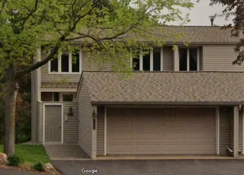 463 County Road C W, Roseville, MN 55113