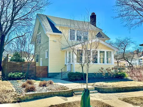 168 Isabel St W, Saint Paul, MN 55107
