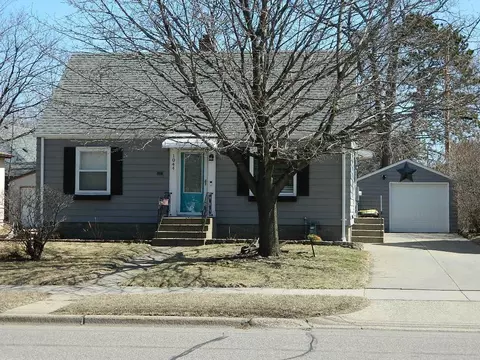 1044 Oakdale Ave, West Saint Paul, MN 55118