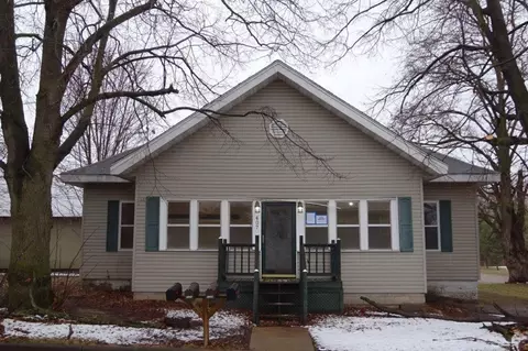 407 8th Ave W, Durand, WI 54736