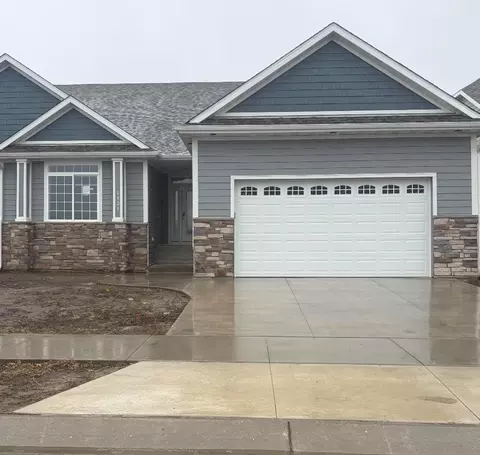 1525 Alexander Rd NE, Rochester, MN 55906
