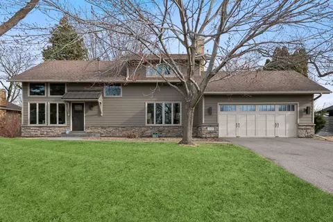 3720 Evergreen Ln N, Plymouth, MN 55441