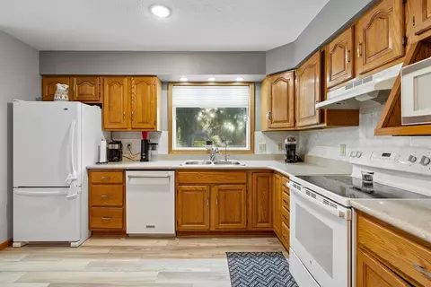 508 24th St SE, Willmar, MN 56201 photo 3