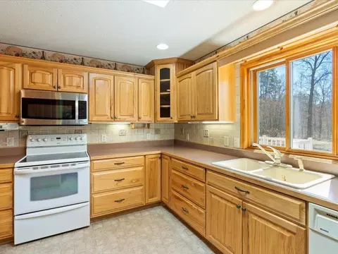 Kitchen - 5585 Barbeau Rd, Brainerd, MN 56401 photo 1 of 2