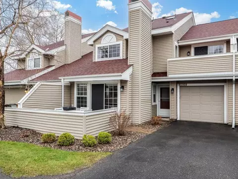 1960 Shenandoah Ct #B, Plymouth, MN 55447