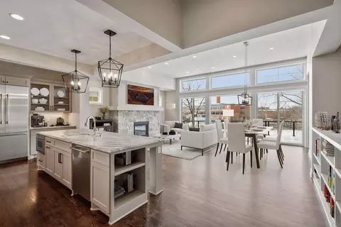 512 Oak Ridge Pl, Minnetonka, MN 55305