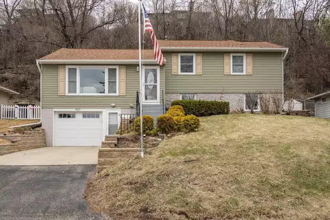 1417 12th St NE, Rochester, MN 55906